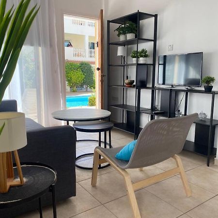 Beautiful One Bed Apartment In Пафос Екстер'єр фото